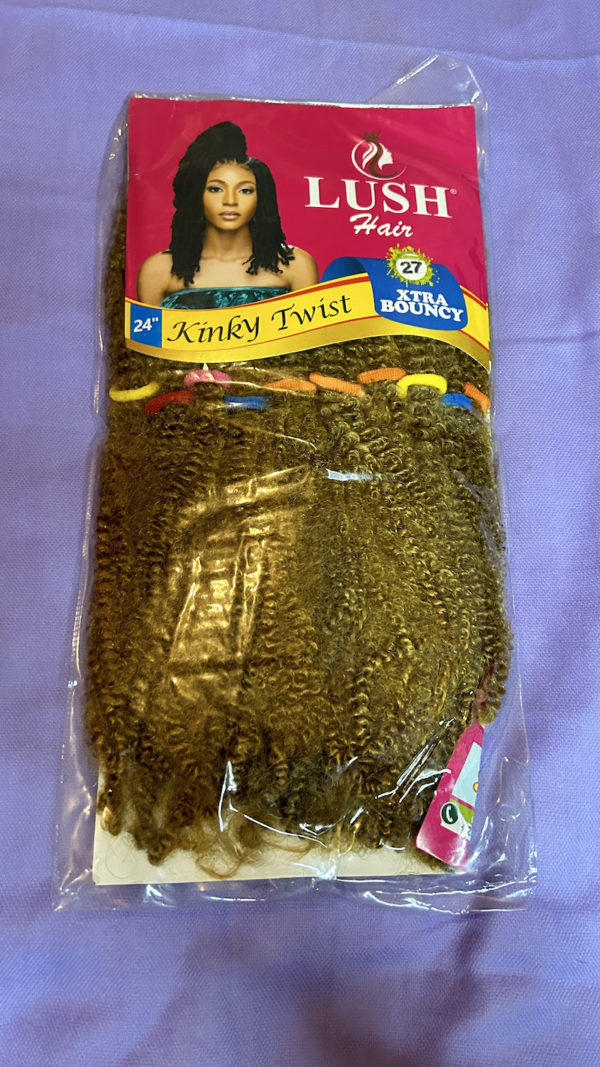A pack of lush hair 24" kinky twist extension. Colour 27